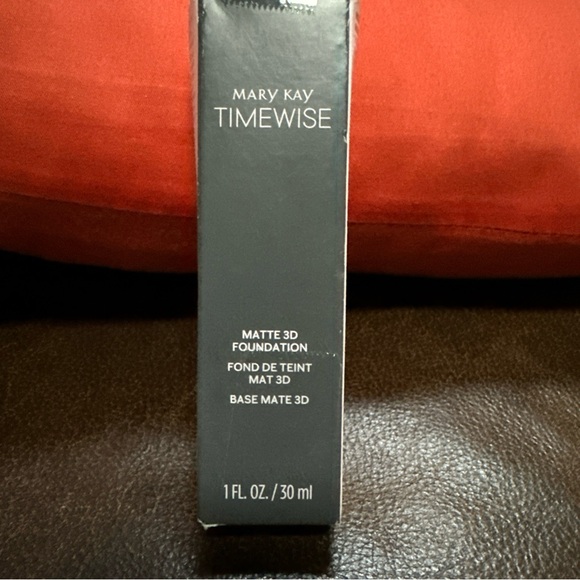 Mary Kay Timewise Matte 3D Foundation Beige C 220 099977 1‎ Fl. Oz 30 ml - Picture 1 of 4